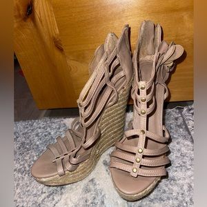 Women’s sandals